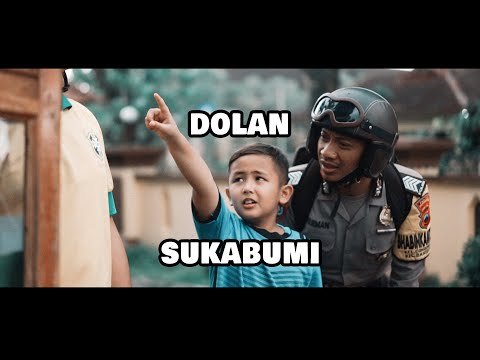 pak-bhabin-dolan-sukabumi-pak-bhabin-polisi-motret1