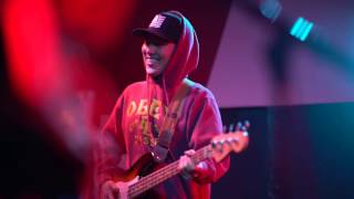 Beneath the TIDES 003 - Stripped Down in NYC