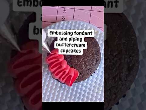 Perfect for any skill level, these techniques will elevate your baking game👌🎂 #pipingskills #cake