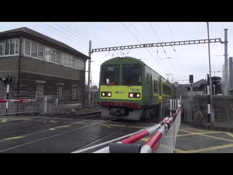 IE 8500 Class EMU 8608 - Bray Level Crossing - 29/11/15