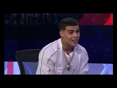 @Lunay improvisando con un freestyle en el Rockstar Show de @NickyJam