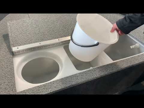 Using your Legend Boat livewell