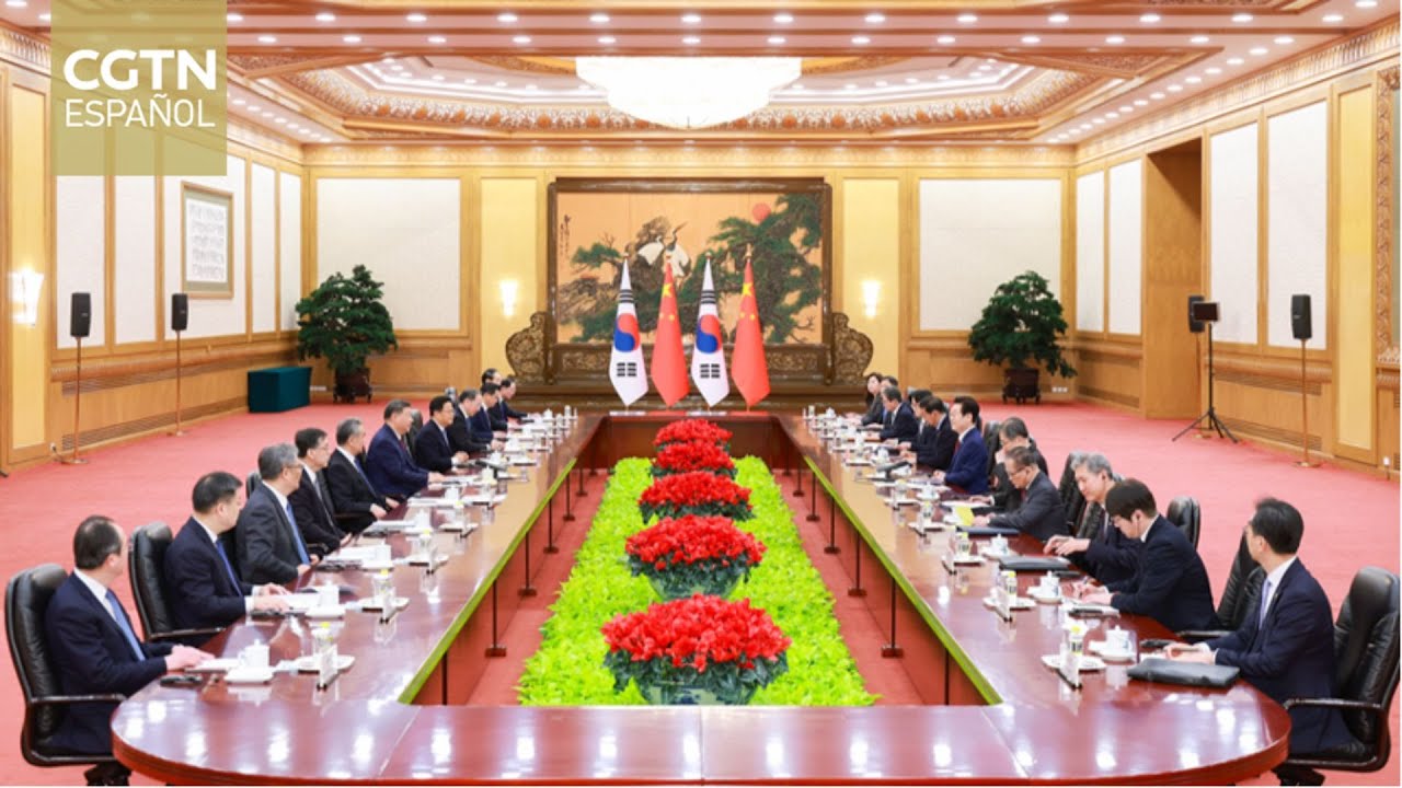 Xi Jinping mantiene conversaciones con el presidente de la República de Corea, Lee Jae Myung