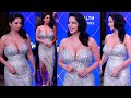 Baapre Baap Aaj Toh Sabka Sunny Leone Flaunts Her Huge Cleavage In Offshoulder Outfit At Awards