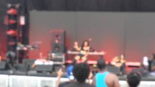 Tinashe - On A Wave feat. Drake (LIVE) July 20 2015 Miami