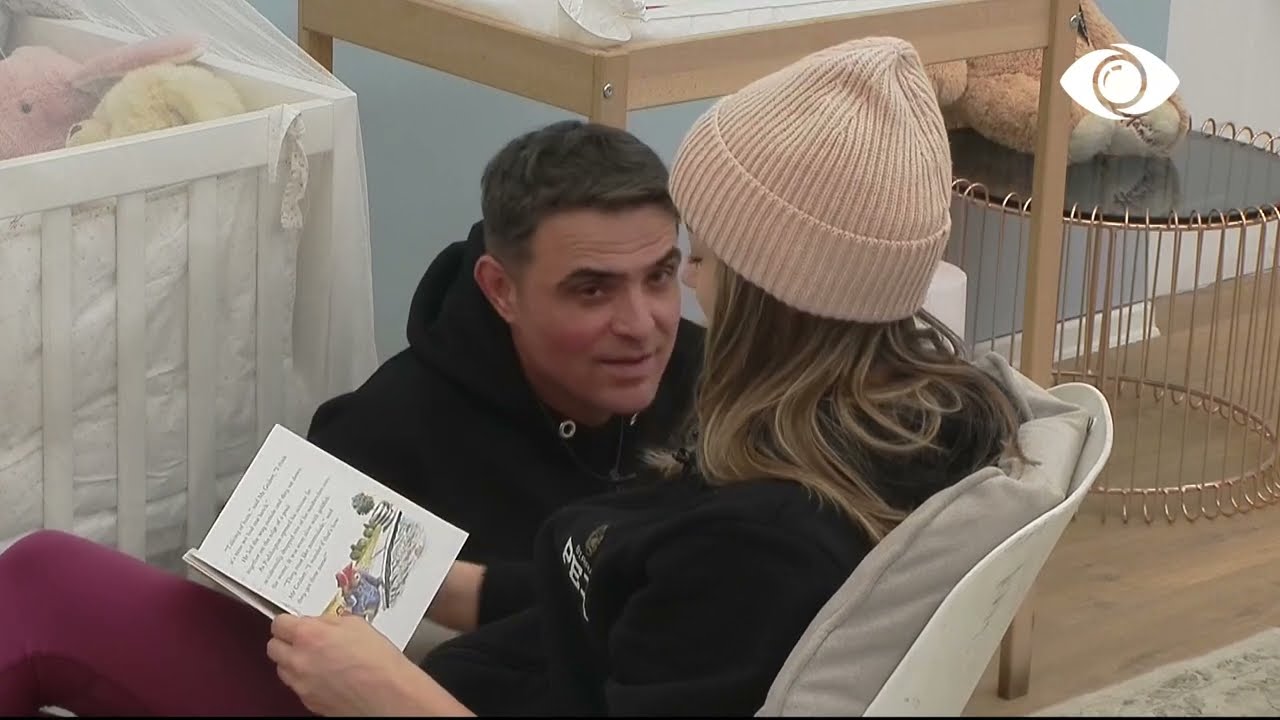 Prova Javore/ Nita i lexon përralla bebit, Maestron e zë gjumi