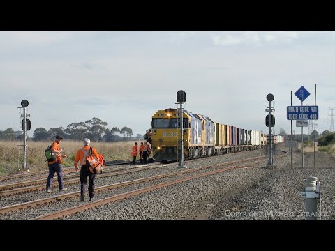 Crew Change For 7902V Pacific National Mildura Container Train  (25/5/2022) - PoathTV Railways