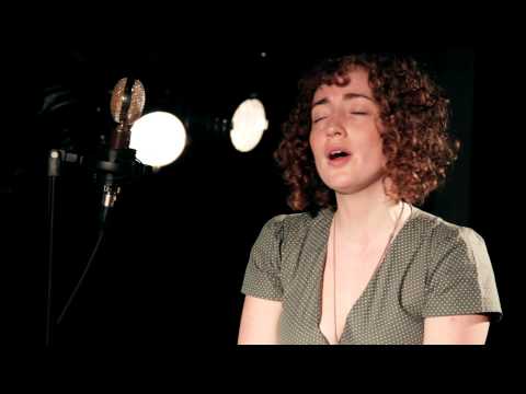 Nesse Apartamento - Leo Fressato (part. Ana Larousse)