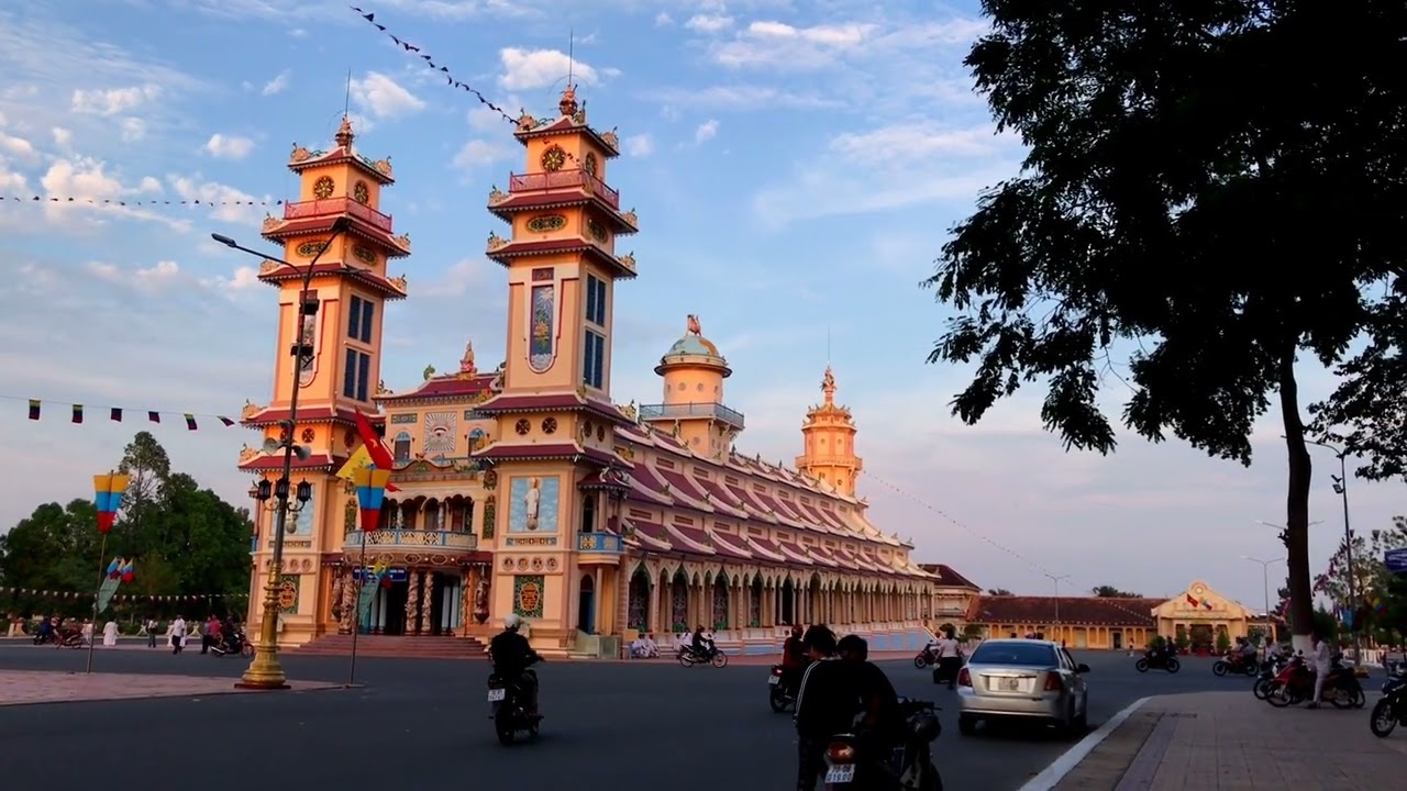 Behold the Architectural Marvel of the Cao Dai Temple!