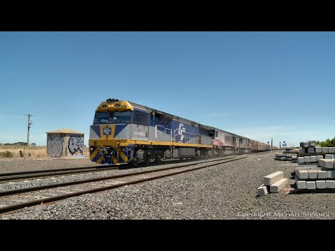 SCT 5PM9 Diesel Locomotive Freight Train: Boxcars, Louvre Vans & Containers  (10/1/2021) - PoathTV