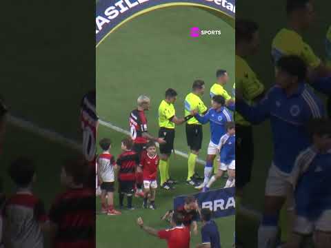 O ARRASCAETA É MUITO AMADO PELAS CRIANÇAS! #shorts