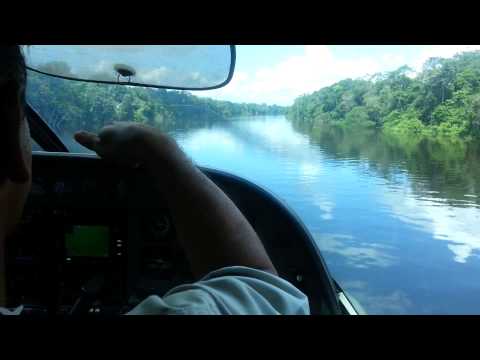 Pouso no Rio Jurua Aviao Anfíbio