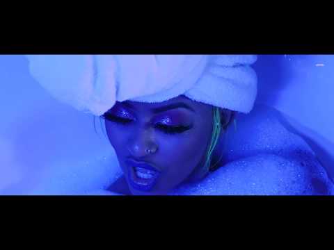 HoneyB - Escúchame (Official Music Video)