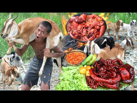 Primitive technology - Intestine cooking for food - Eating show
