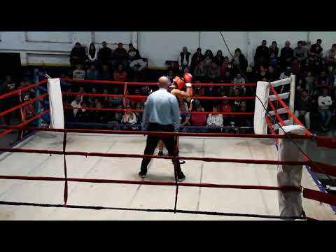 Gabriel González a Giuliano Pasquale por puntos boxeo amateur.