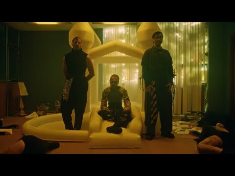 Miss Caffeina - Debería estar brillando (Videoclip Oficial)