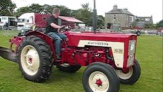 preview picture of video 'Stranraer Show - Vintage Tractor Display'