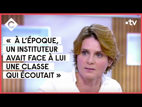 Invités : Caroline Fourest, Gildo Pastor et Antoine de Caunes - C à Vous - 14/10/2021