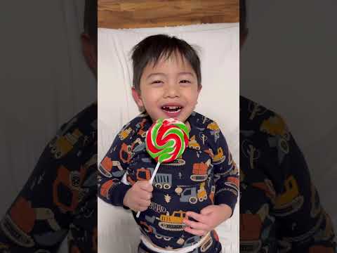 She stole baby’s lollipop 🍭🤣❤️👧🏻😱