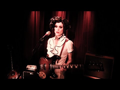 @EMBERHONEY - Drop Everything & Love Me (LIVE Honeytone Session)
