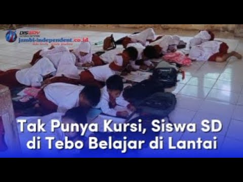 Tak Punya Kursi, Siswa di Tebo Belajar di Lantai
