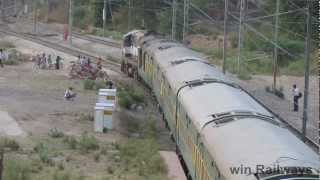 preview picture of video 'Garib Rath Shunting at Chandigarh.'