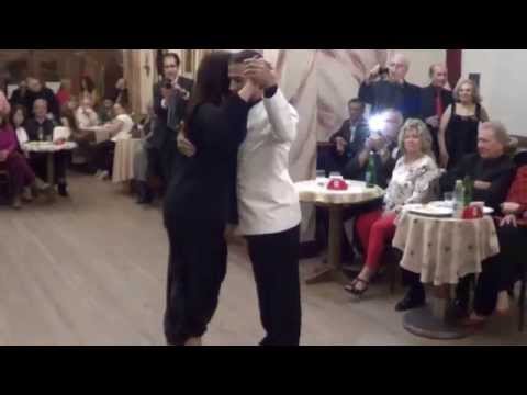 Gladys Rivero y El Puchu Tango "Como se Muere de Amor"  A. De Angelis - F.  Ruiz (Jueves 17-07-14)