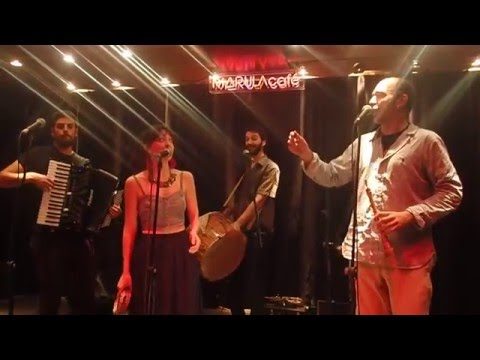 Trio Feta, "Bir Mumdur" con grallas catalanas