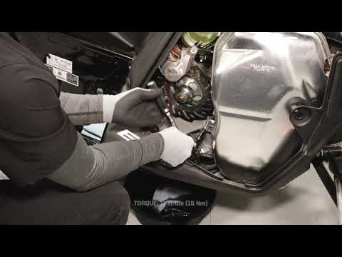 650 INDY VR1 Chaincase Fluid Replacement - Polaris Snowmobiles