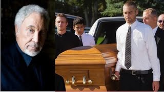 R.I.P. 83-Year-Old Sir Tom Jones Touches Our Hearts With This Tearful Goodbye.