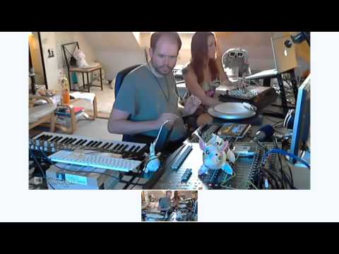 Lucid Videostream 01 : Klartraum - Sofa Session - Live in the studio performing a electronic jam