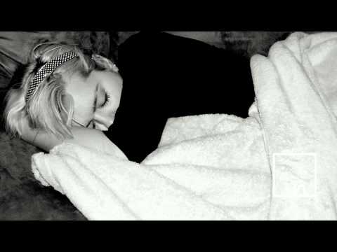 Rihanna - Russian Roulette (Arixtone Remix)