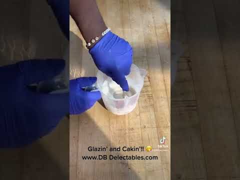 Fresh Homemade Glaze on Vanilla Poundcake!! www.DBDelectables.com