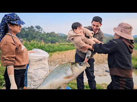 Thanks to the help of her neighbors and Hoi's mother, Thu caught a lot of fish.