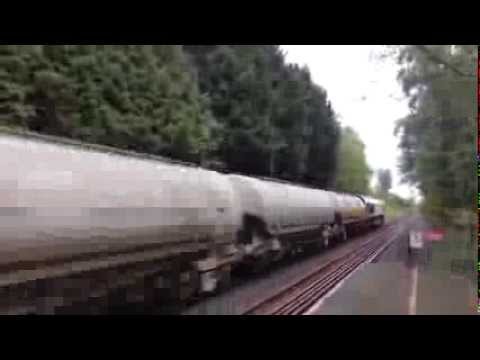 Freightliner 66607 Tunstead to Westbury lafarge loaded cement train +HORNS