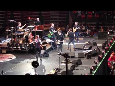 Pearl Jam 11.21.2013 - Rockin' in the Free World - Matt Cameron's Son joins PJ - Viejas - San Diego