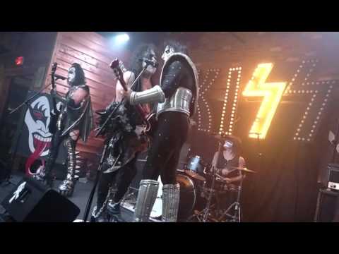 100315 KISS Alive! NYC: I Love It Loud