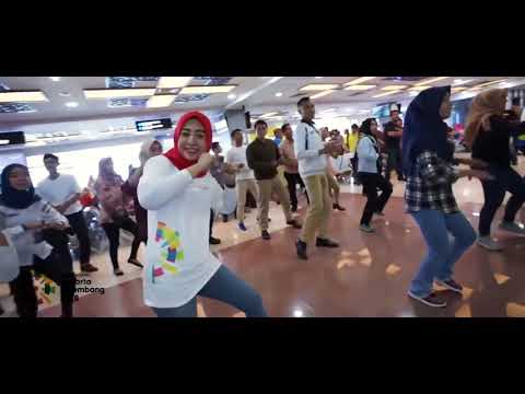 FLASH MOB  MERAIH BINTANG - VIA VALLEN, MINANGKABAU AIRPORT