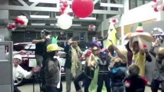 preview picture of video 'Harlem Shake | Chicago Nissan Dealer | Kelly Nissan Oak Lawn IL'