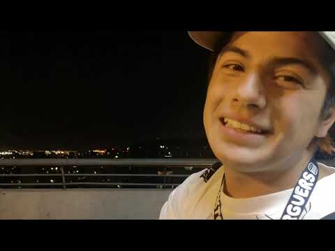 STRAKTO PONE ENTRE LAS CUERDAS A JNO