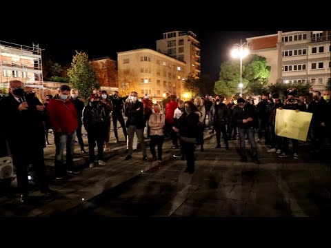 La protesta degli esercenti a Gorizia: "Fateci lavorare"