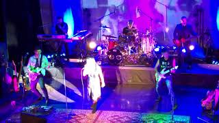 Roger Fisher and Kat Perkins "Heartless" (2018-09-07)