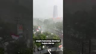 Download lagu Badai Hebat Terjang Sidoarjo & Surabaya! Angin Kencang dan Hujan Deras Bikin Warga Waspada mp3