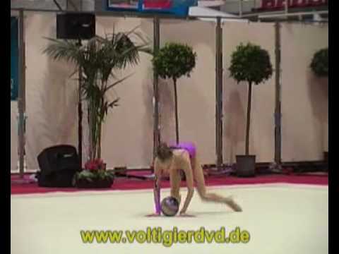 10 - Christina TSCHERNISCHEV - Ball