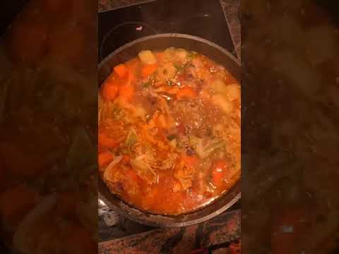 Recette Bouillon d&rsquo;os de poulet fermier et l&eacute;gumes racines