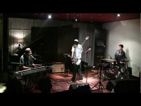 Tompi ft. Idang Rasjidi - Georgia on My Mind ~ Route 66 @ Mostly Jazz II 08/10/11 [HD]