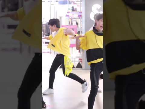 BOY STORY BUSKING in TianJin - Handz Up (Zeyu Fancam)