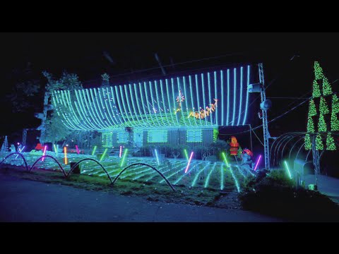 Silver Bells Pelletier Family Light Show - The Great Christmas Light Fight