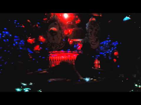 Jezitekk - Tanukichi vs Dr.Looney