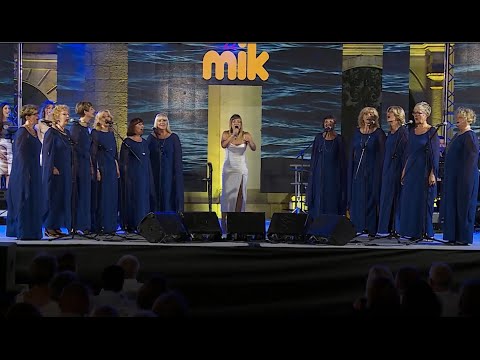 LAKU NOĆ, KOSTRENO  Božidarka Matija Čerina i Ž.V.S. Luštrin (Andrej Babić-Branka Longin-A.Valenčić)